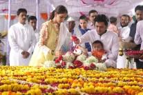 Riaan paying his respects to his grandfather Vilasrao Deshmukh