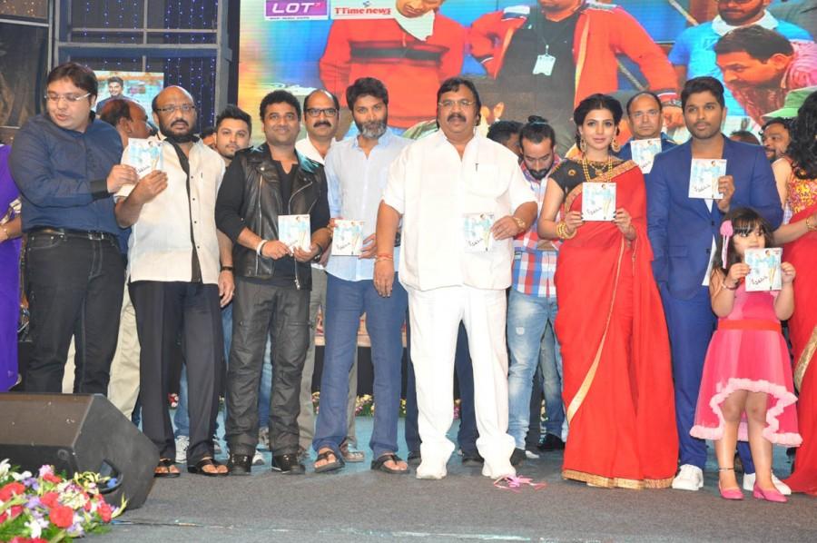 Cast and crew of 'S/o Satyamurthy' during its audio launch S/O Satyamurthy,allu arjun,S/O Satyamurthy audio launch,Samantha Ruth Prabhu,sneha,Audio launch photos