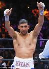 Amir Khan beats Chris Algieri