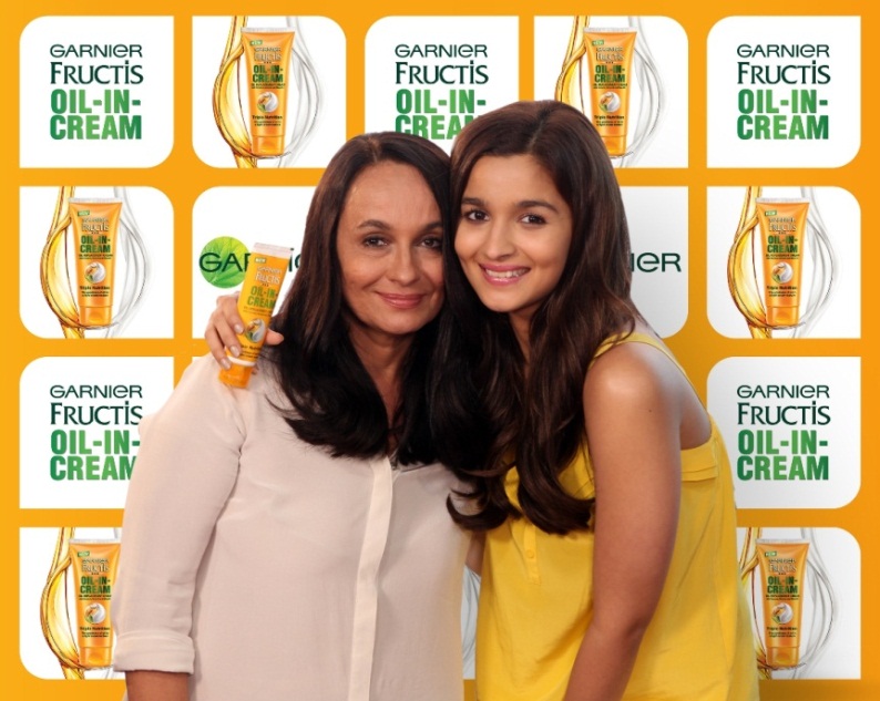 Alia Bhatt and Soni Razdan Alia Bhatt and Soni Razdan at Garnier Fructis Oil-In-Cream launch,Alia Bhatt at Garnier Fructis Oil-In-Cream launch,Soni Razdan at Garnier Fructis Oil-In-Cream launch,Garnier Fructis Oil-In-Cream launch,Garnier Fructis,Alia Bhatt and Soni Razdan,Alia Bhat