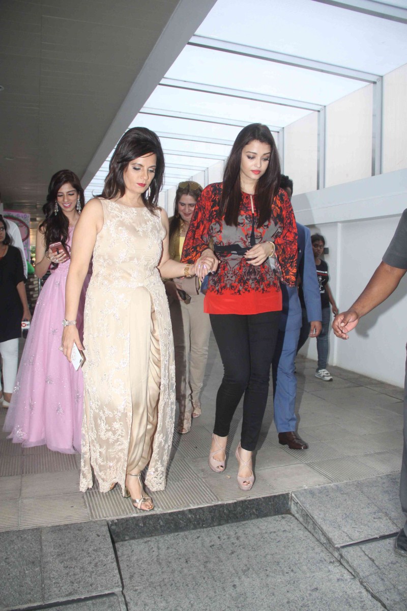 Aishwarya Rai Bachchan at Nishka Lulla's Wedding Bash Aishwarya Rai Bachchan at Nishka Lulla's Wedding Bash,Aishwarya Rai Bachchan,Aishwarya Rai,Nishka Lulla's Wedding Bash,Nishka Lulla's Wedding Bash party,Aishwarya Rai Bachchan attends Nishka Lulla's wedding bash,actress Aishwarya Rai