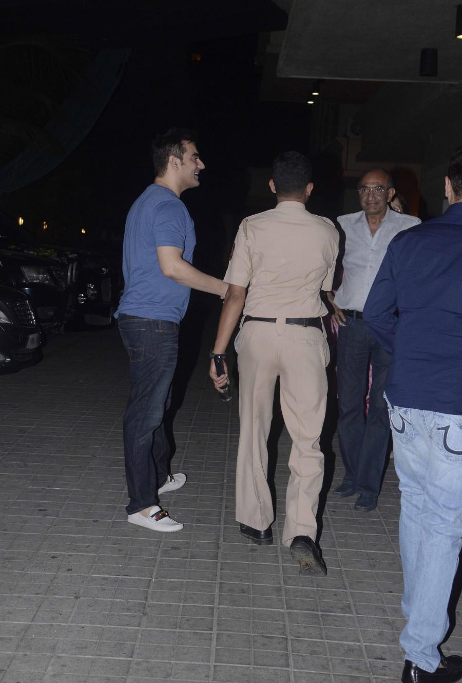 Birthday bash,Farhan Akhtar,Karisma Kapoor,Shakeel Ladak,Amrita Arora,photos