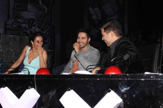 Varun Dhawan and Shraddha Kapoor on the sets of India's Got Talent