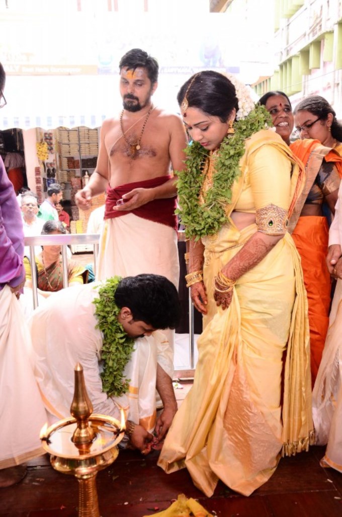 Harish and Doctor Abinaya Wedding Photos Harish And Doctor Abinaya Wedding Pics,Harish And Abinaya Wedding Pics,actor Harish Wedding Pics,Harish Wedding images,Harish marriage,Harish marriage pics,Abinaya Wedding Pics,Abinaya Wedding images,Abinaya marriage pics,Abinaya marriage images,Harish an