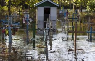 Amazon River Overflows in Brazil,Amazon River Overflows,Amazon River in Brazil,heavy rain,heavy rain in Brazil,street flooded,Anama,Amazonas state,Brazil