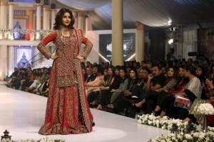 Bridal Couture Week in Karachi,Fashion Week,fashion show,Bridal Couture Week,Bridal Couture,Pakistani designer Fozia Hammad,Fozia Hammad,fashion show pics,fashion show images,fashion show picphotos,fashion show picstills