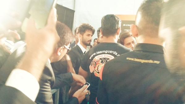 Shahid Kapoor at IIFA Awards 2015 Green Carpet IIFA 2015 Live Pics,IIFA 2015,IIFA 2015 live updates,IIFA Awards 2015,IIFA MAlaysia,IIFA awards,International Indian Film Academy Awards,IIFA Awards pics,IIFA Awards images,IIFA Awards photos,IIFA Awards stills,IIFA Awards 2015 Green Carpet