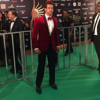 Hrithik Roshan at IIFA Awards 2015 Green Carpet