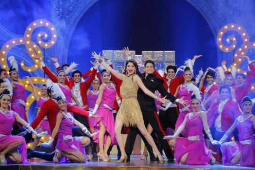 Anushka Sharma sizzles the stage with her charasmatic performance