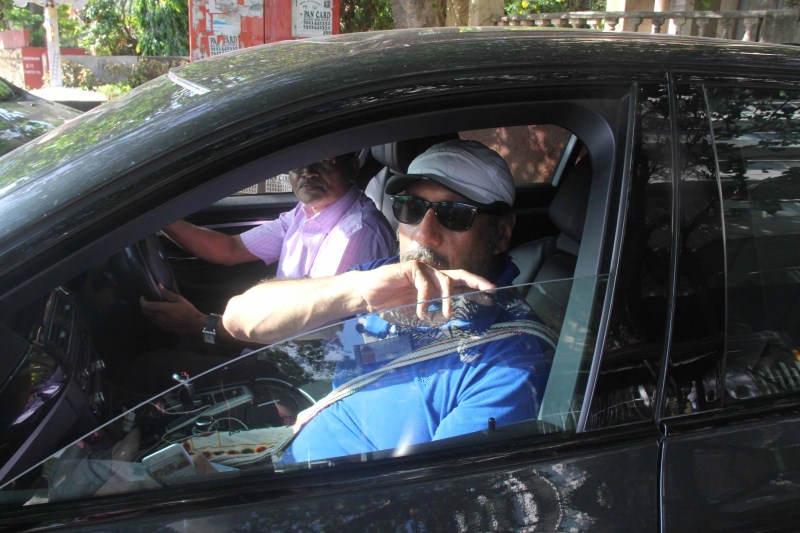 Actor Tiger Shroff snapped at Bandra Jackie and Tiger Shroff snapped at Bandra,Jackie shroff,Tiger Shroff,Tiger Shroff snapped at Bandra,Jackie Shroff snapped at Bandra