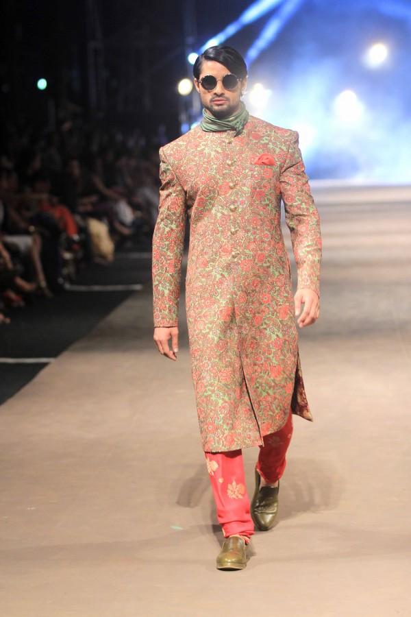 Lakme Fashion Week 2015 Sabyasachi Mukherjee Raise The Curtain