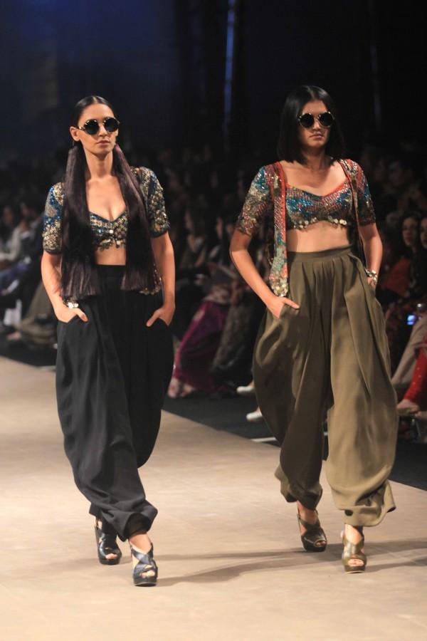 Lakme Fashion Week 2015 Sabyasachi Mukherjee Raise The Curtain