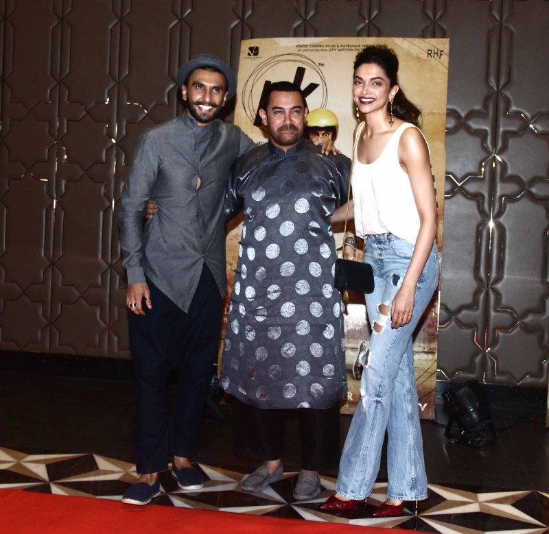 Ranveer Singh, Aamir Khan and Deepika Padukone at PK Success Party PK Success Party,Amir Khan,Amitabh Bachchan,Anushka Sharma,Ranveer Singh,Deepika Padukone,PK Success party pics,PK Success party images,PK Success party photos,PK Success party stills,PK Success party pictures