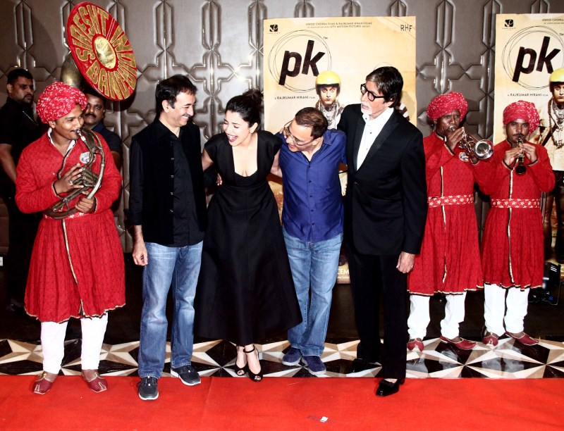 Amitabh Bachchan at PK Success Party PK Success Party,Amir Khan,Amitabh Bachchan,Anushka Sharma,Ranveer Singh,Deepika Padukone,PK Success party pics,PK Success party images,PK Success party photos,PK Success party stills,PK Success party pictures
