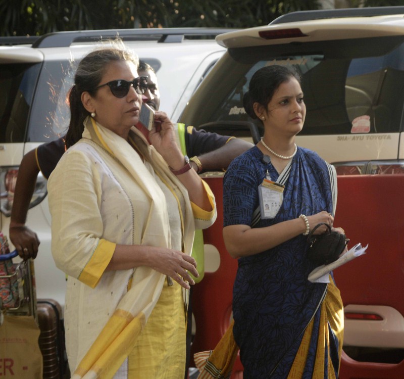 Celebs snapped at Mumbai Airport Vidya Balan,Varun Dhawan,Shraddha Kapoor,Vidya Balan snapped at Mumbai Airport,Varun Dhawan snapped at Mumbai Airport,Shraddha Kapoor snapped at Mumbai Airport,celebs snapped at Mumbai Airport,celebs at Mumbai Airport