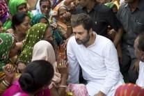 Rahul Gandhi joins striking sanitation workers in East Delhi
