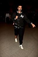 Akshay Kumar,Akshay Kumar snapped at Mumbai Airport,actor Akshay Kumar,Akshay Kumar pics,Akshay Kumar images,Akshay Kumar photos,Akshay Kumar stills