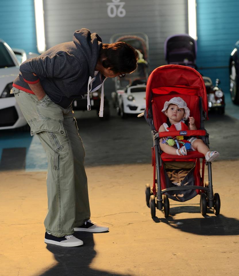 Bollywood Actor Actor Amitabh Bachchan's day out with little Anna Amitabh Bachchan,little Anna,Amitabh Bachchan’s day out with little Anna,Amitabh Bachchan with little Anna,actor Amitabh Bachchan,Amitabh Bachchan pics,Amitabh Bachchan images,Amitabh Bachchan stills,little Anna pics,little Anna images,little Anna stills