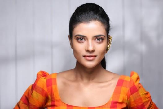 Aishwarya Rajesh Latest Pics