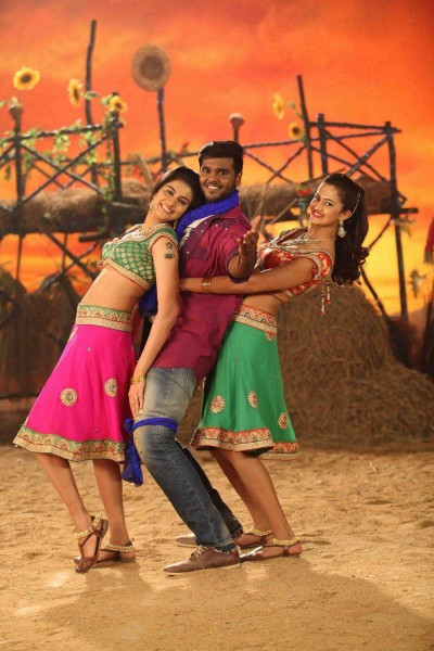 Shanmugapandian Sagaptham,tamil movie Sagaptham,Sagaptham movie stills,Shanmugapandian,vijaykanth son