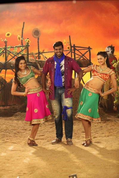 Shanmugapandian Sagaptham,tamil movie Sagaptham,Sagaptham movie stills,Shanmugapandian,vijaykanth son
