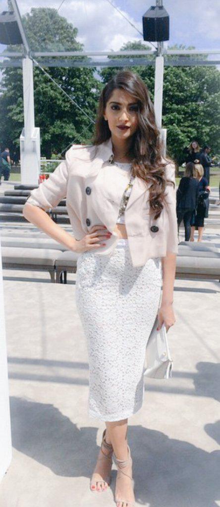 Sonam Kapoor at Burberry Menswear SS 2015 Presentation Sonam Kapoor,actress Sonam Kapoor,Sonam Kapoor at Burberry Menswear SS 2015,Burberry Menswear SS 2015 Presentation,Sonam Kapoor pics,Sonam Kapoor images,Sonam Kapoor stills,Sonam Kapoor photos