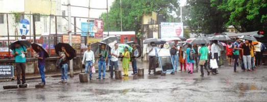 Auto strike,auto strike in Mumbai,Mumbai Auto Rickshaw strike,Auto Rickshaw strike,Auto Rickshaw,Taxi Strike,ban on Ola,ban on Uber,ban on Meru,ban on cabs,Mumbai auto rickshaw