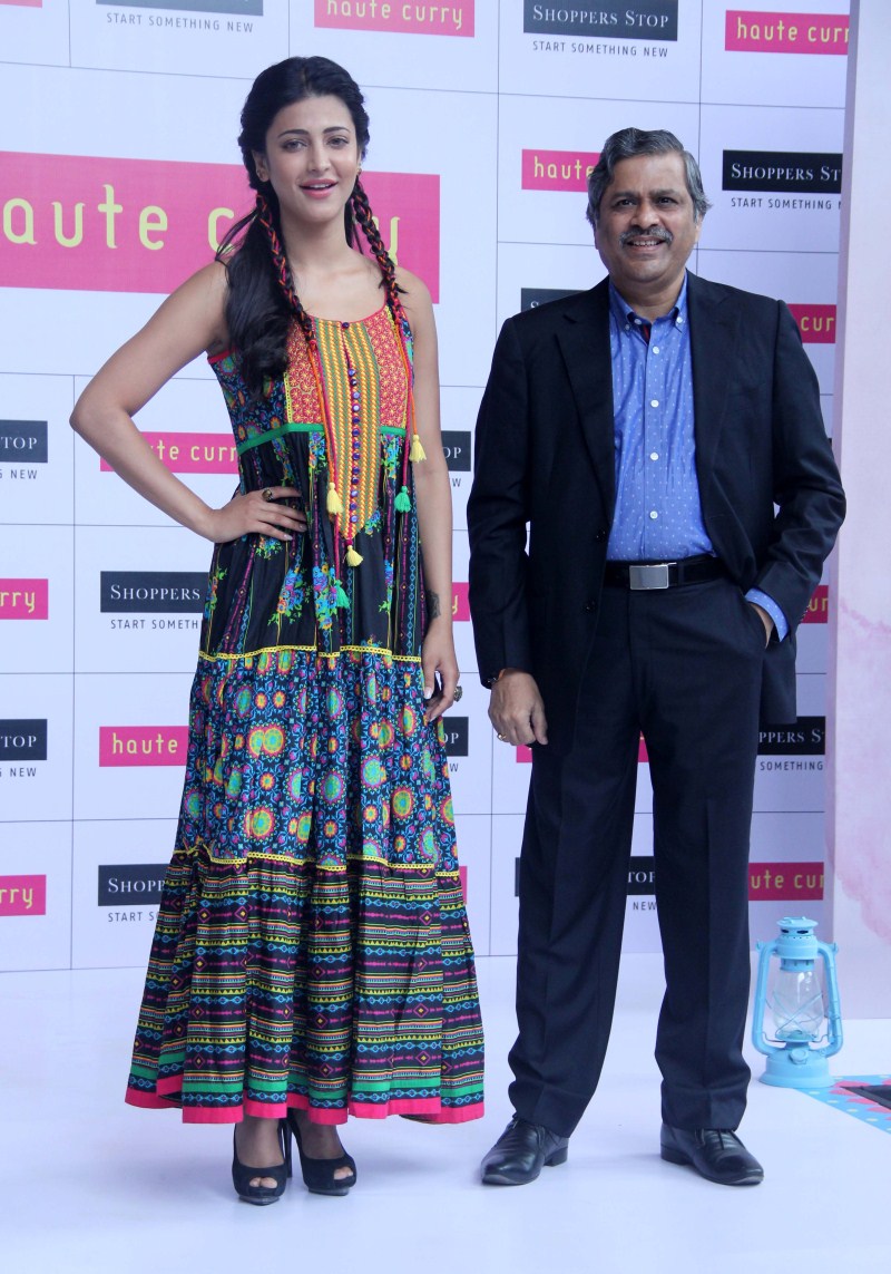 Shruti Hassan,Brand Haute Curry,Shruti Hassan showcases the latest collection of Brand Haute Curry,Shruti Hassan launched Haute Curry at Shopper stop,Shruti Hassan joins fashion show,Shruti Hassan fashion show,fashion show,Shruti Hassan pics,Shruti Hassan