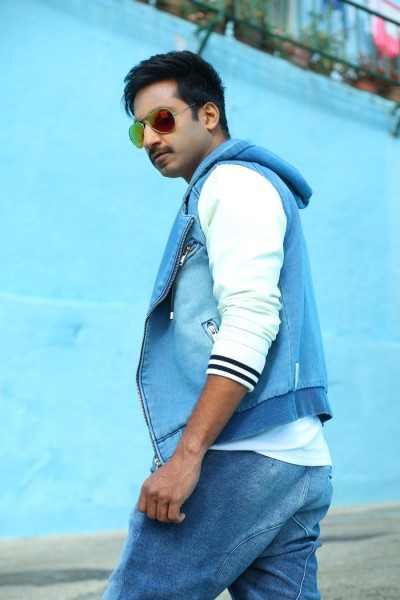Action hero Gopichand suffers minor injuries during a bike chase | Telugu  Movie News - Times of India