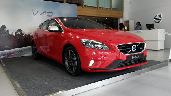 Volvo V40 Launched in India Volvo V40,Volvo V40 car,Volvo V40 Launched in India,Volvo car,V40,Volvo V40 Hatchback,V40 in india,volvo v40 cross country india