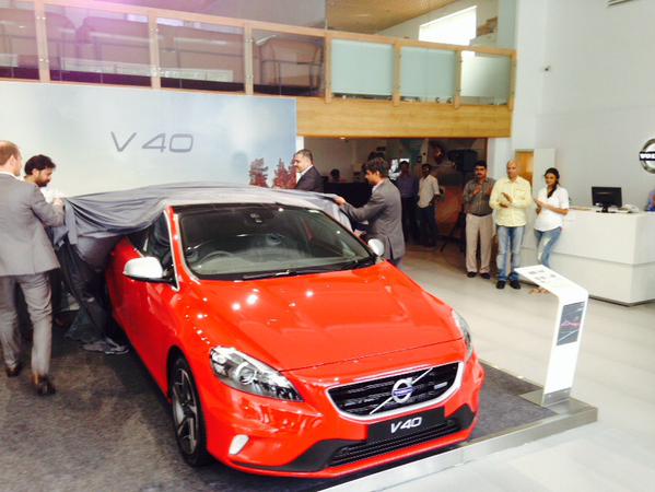 Volvo V40 Launched in India Volvo V40,Volvo V40 car,Volvo V40 Launched in India,Volvo car,V40,Volvo V40 Hatchback,V40 in india,volvo v40 cross country india