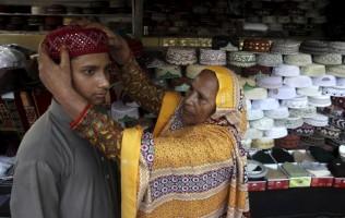 Ramadan,Ramadan 2015,Ramzan fasting,Ramzan,Ramzan 2015,Ramadan fasting,Islamic lunar calendar,Islamic calendar,Ramadan begins,ramadan dates,history of ramadan,ramadan pictures,ramadan greetings,ramadan quotes,ramadan facts