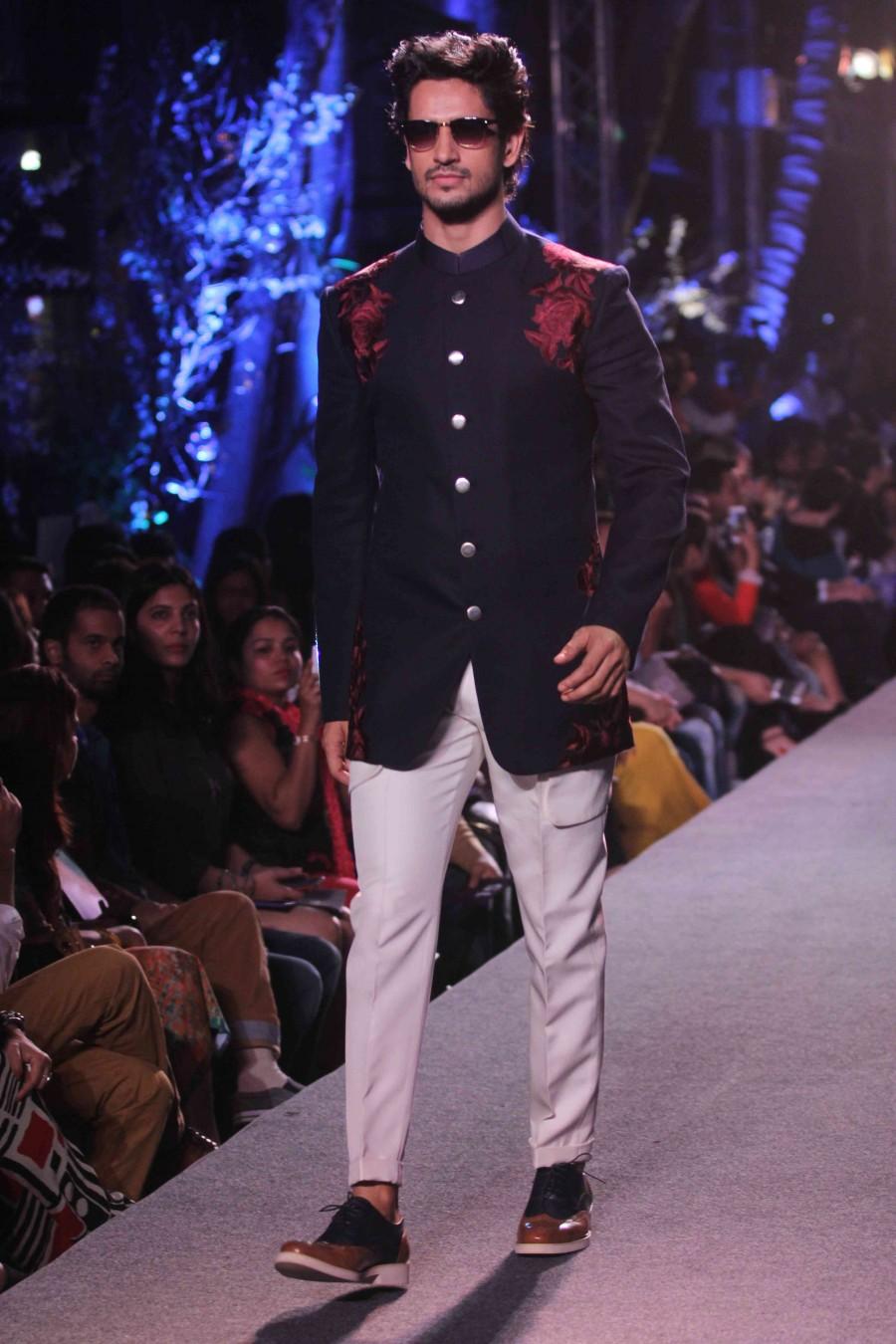 Manish Malhotra's collections at LFW 2015 Lakme Fashion Week 2015,LFW2015,#LakmeFashionWeek,manish malhotra,designers,day 1,night show,fashion show,blue runway,photos