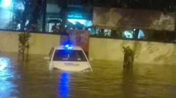 Mumbai lashed by Heavy Rains,Heavy Rain in mumbai,Mumbai hit by Heavy Rains,Heavy Rains,Heavy Rains Lash Mumbai,rain showers