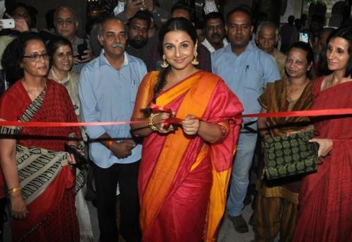 Vidya Balan inaugurates Craft Exhibition of MP
