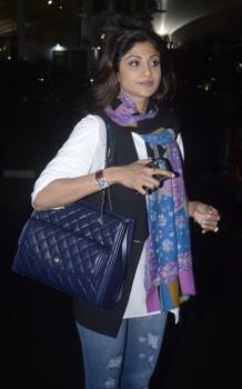 Shilpa Shetty snapped at Domestic Airport