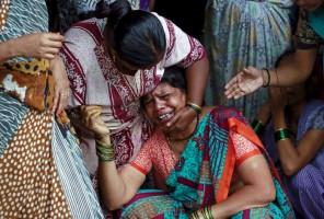 Toxic,liquor,Toxic homemade liquor,Mumbai Slum,Moonshine kills,Toxic Moonshine,moonshine liquor,moonshine poison,moonshine deaths,toxic moonshine,will moonshine kill you,bootleg liquor