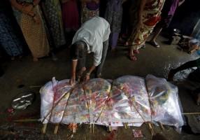 Toxic,liquor,Toxic homemade liquor,Mumbai Slum,Moonshine kills,Toxic Moonshine,moonshine liquor,moonshine poison,moonshine deaths,toxic moonshine,will moonshine kill you,bootleg liquor