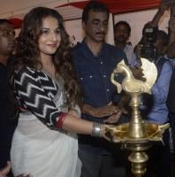 Vidya Balan,Vidya Balan inaugurates exhibition Chaplin Lines,actress Vidya Balan,Vidya Balan pics,Vidya Balan images,Vidya Balan photos,Vidya Balan stills