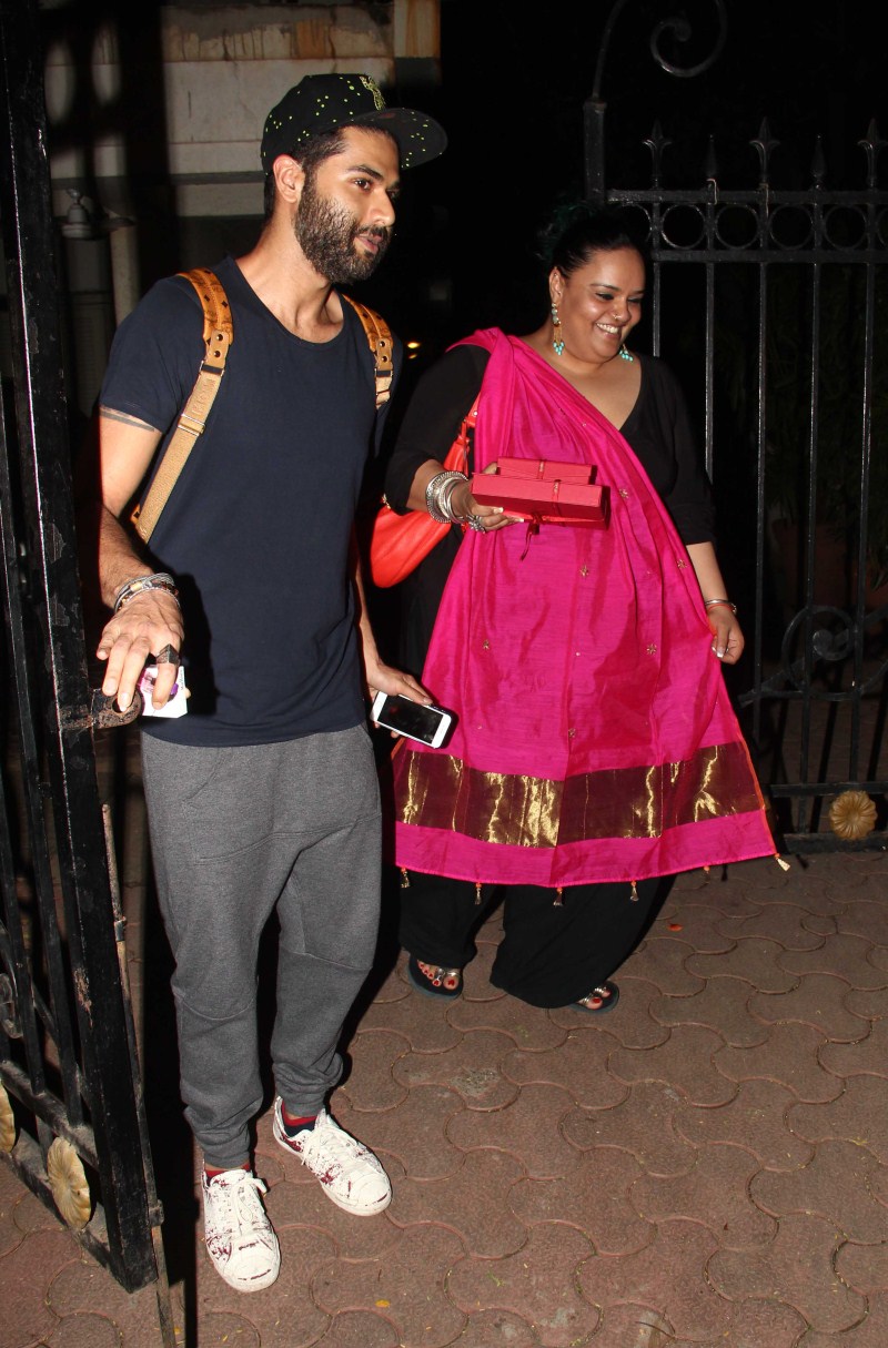 Celebs at Arjun Kapoor House Sonam Kapoor,Sonam Kapoor Snapped at Arjun Kapoor House,actress Sonam Kapoor,Arjun Kapoor,Arjun Kapoor bithday,Arjun Kapoor bithday party