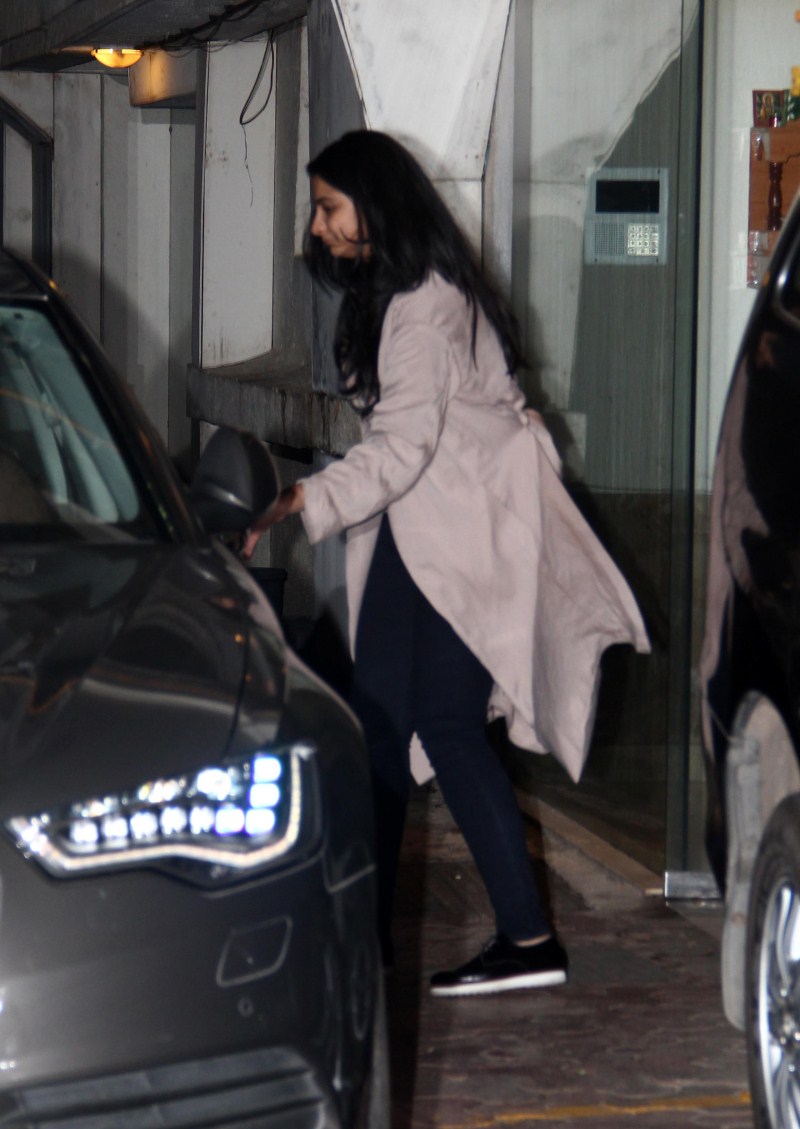 Rhea Kapoor at Arjun Kapoor House Sonam Kapoor,Sonam Kapoor Snapped at Arjun Kapoor House,actress Sonam Kapoor,Arjun Kapoor,Arjun Kapoor bithday,Arjun Kapoor bithday party