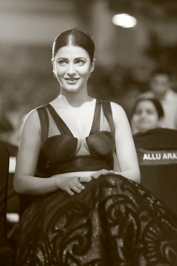 Actress Shruthi Hassan at 62nd Filmfare Awards South Shruthi Hassan,Shruthi Hassan at Filmfare Awards,Shruthi Hassan at 62nd Filmfare Awards South,Shruthi Hassan at Filmfare Awards South,62nd Filmfare Awards South,62nd Filmfare Awards South 2015,Filmfare Awards South,Filmfare Awards,Filmfare Awards 2015