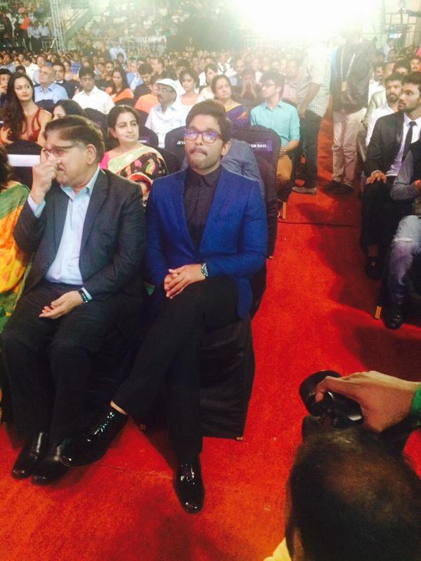 Allu Arjun at 62nd Filmfare Awards Allu Arjun,actor Allu Arjun,Allu Arjun at 62nd Filmfare Awards,Allu Arjun at Filmfare Awards,Filmfare Awards,Filmfare Awards 2015,Filmfare Awards pics,Filmfare Awards images,Filmfare Awards photos,Filmfare Awards stills,Filmfare Awards pictures