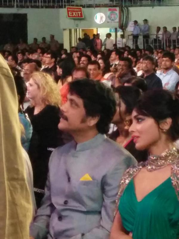Nagarjuna at 62nd Filmfare Awards Nagarjuna,actor Nagarjuna,Nagarjuna at 62nd Filmfare Awards,Nagarjuna at Filmfare Awards,Filmfare Awards,Filmfare Awards 2015,filmfare awards south,62 Filmfare Awards South 2015,Filmfare Awards pics,Filmfare Awards images,Filmfare Awards photos,Filmfare A