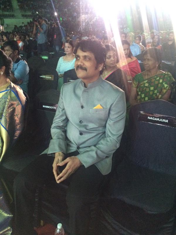 Nagarjuna at 62nd Filmfare Awards Nagarjuna,actor Nagarjuna,Nagarjuna at 62nd Filmfare Awards,Nagarjuna at Filmfare Awards,Filmfare Awards,Filmfare Awards 2015,filmfare awards south,62 Filmfare Awards South 2015,Filmfare Awards pics,Filmfare Awards images,Filmfare Awards photos,Filmfare A