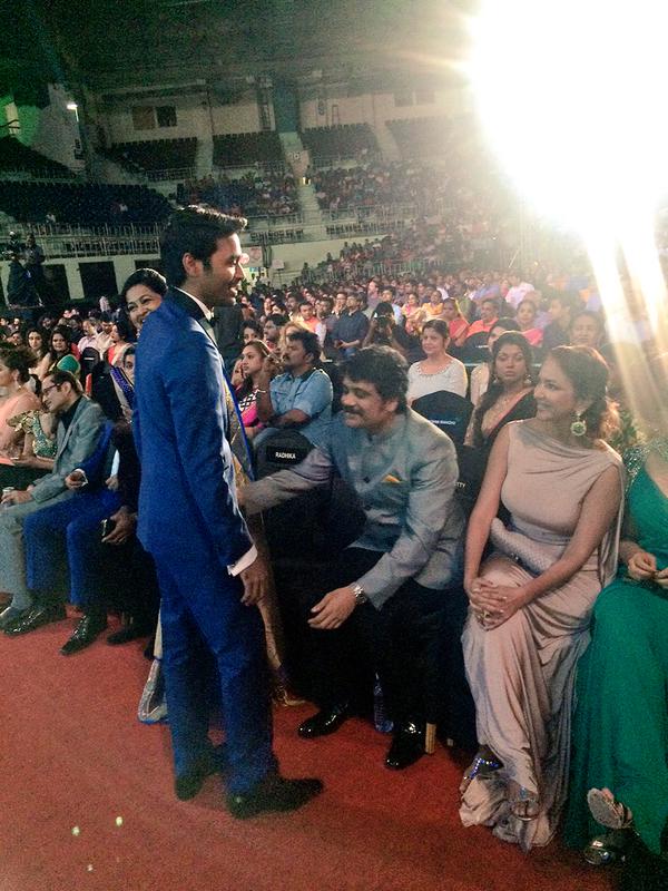 Nagarjuna at 62nd Filmfare Awards Nagarjuna,actor Nagarjuna,Nagarjuna at 62nd Filmfare Awards,Nagarjuna at Filmfare Awards,Filmfare Awards,Filmfare Awards 2015,filmfare awards south,62 Filmfare Awards South 2015,Filmfare Awards pics,Filmfare Awards images,Filmfare Awards photos,Filmfare A