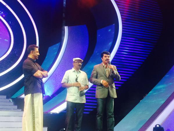 Malayalam superstar Mammootty joins Kamal Haasan in honouring IV Sasi Filmfare Awards,62nd Filmfare Awards South 2015,Filmfare Awards South 2015 Winners,Filmfare Awards South 2015,Filmfare Awards 2015,Filmfare Awards pics,Filmfare Awards images,Filmfare Awards photos,Filmfare Awards stills