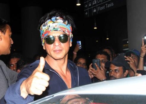 Shah Rukh Khan Snapped at International Airport