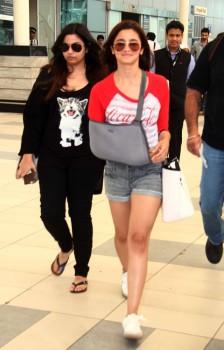 Alia Bhatt snapped at Airport