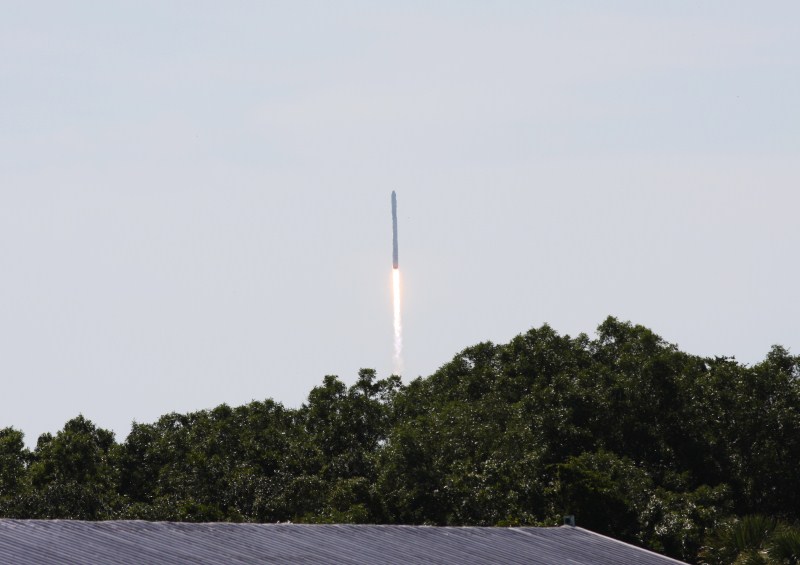 SpaceX's Falcon 9 Rocket Breaks Up Shortly After Launch - Photos,Images ...